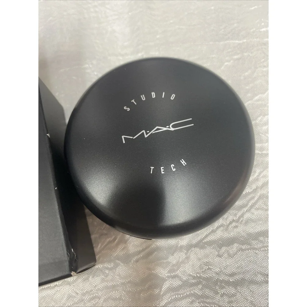 Mac Studio Tech Foundation 0.35‎ oz 100% AUTHENTIC, NC 44 Read Description